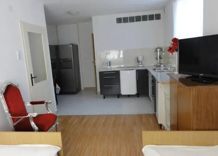 Croatia Zadar Borik Family Apartment With Garten View Number 2